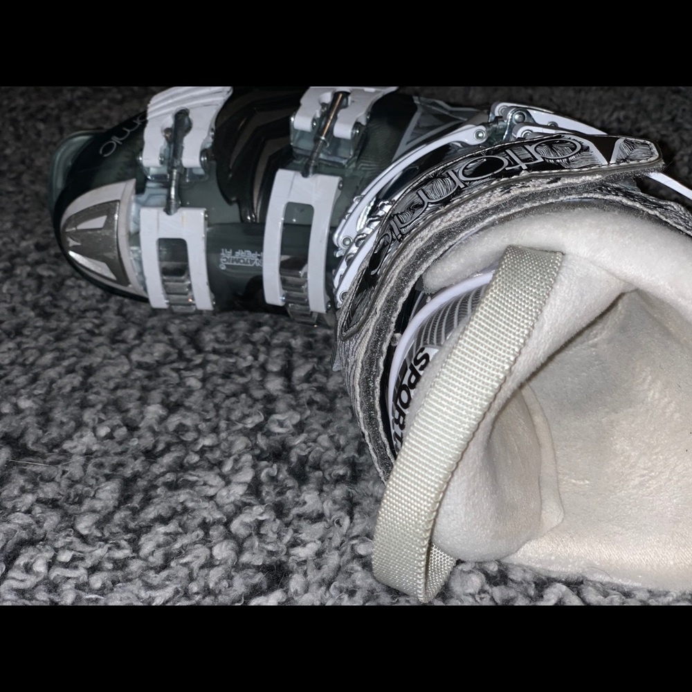 Atomic hawk ski boots